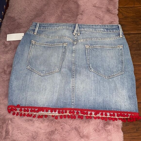 Good American Pom Pom Blue Distressed Denim Skirt Contemporary Boho Feminine - Picture 7 of 16